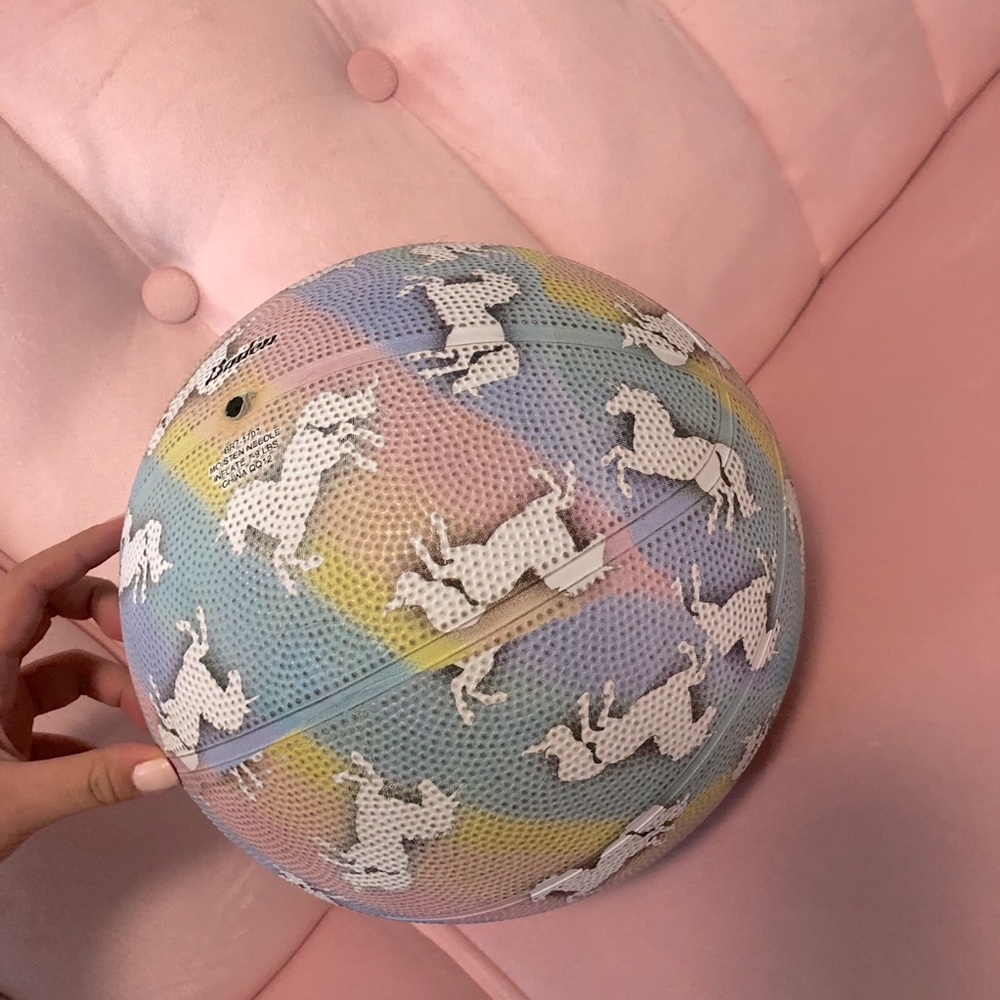 Unicorn Basket ball